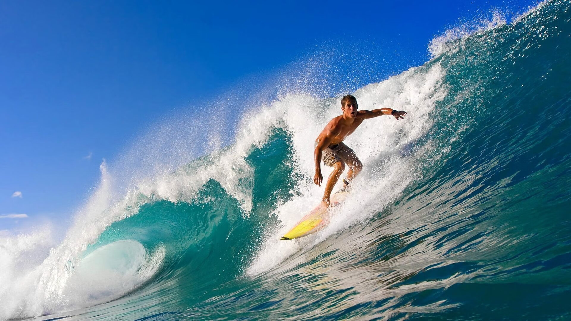 女子橄榄球正在改变传统体育格局，女子橄榄球比赛集锦